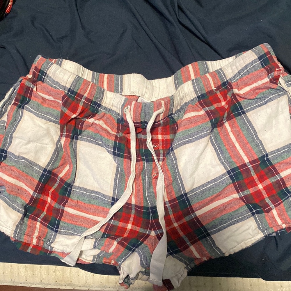 Stars above, medium size, red,white, green